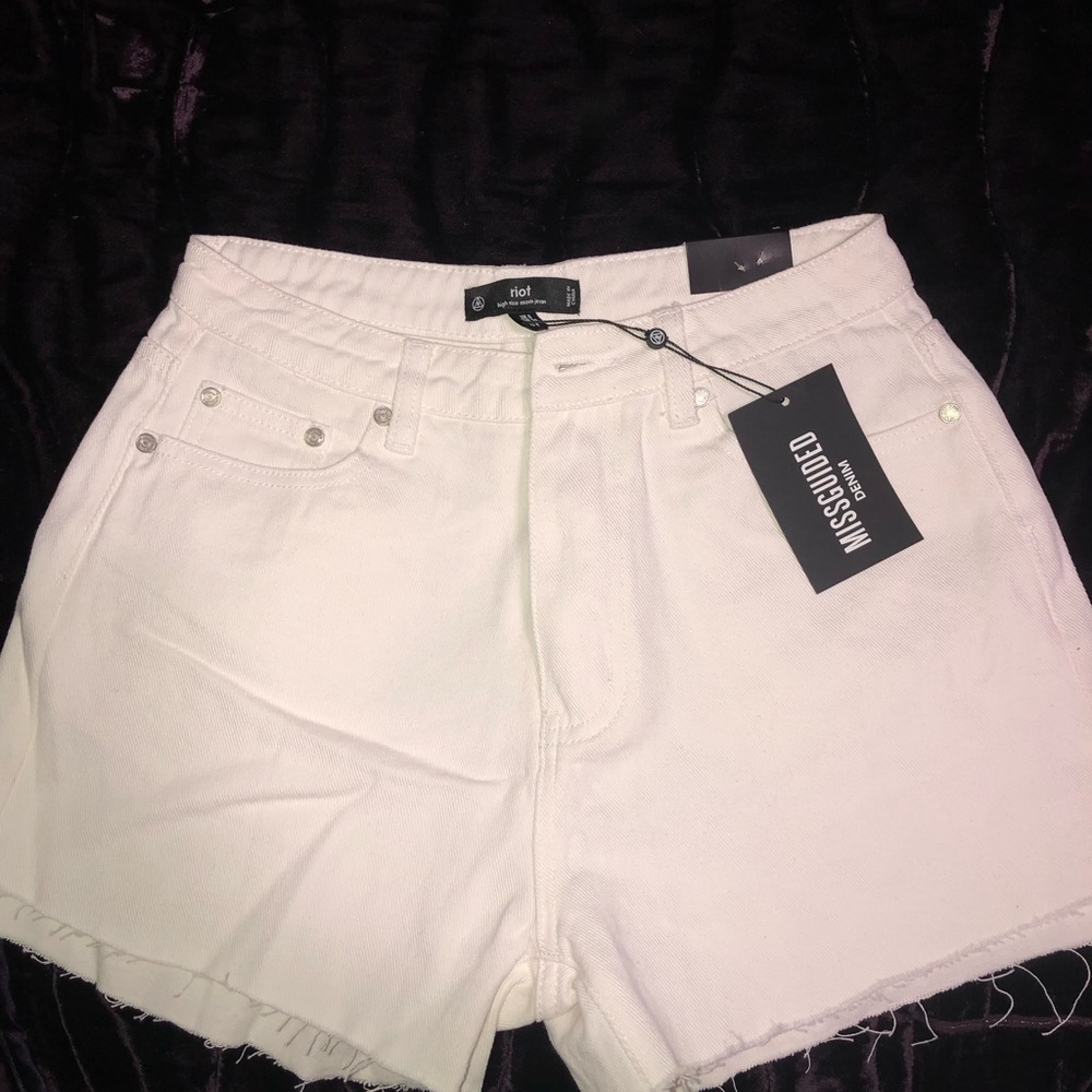 New with tags! Never worn before white shorts!